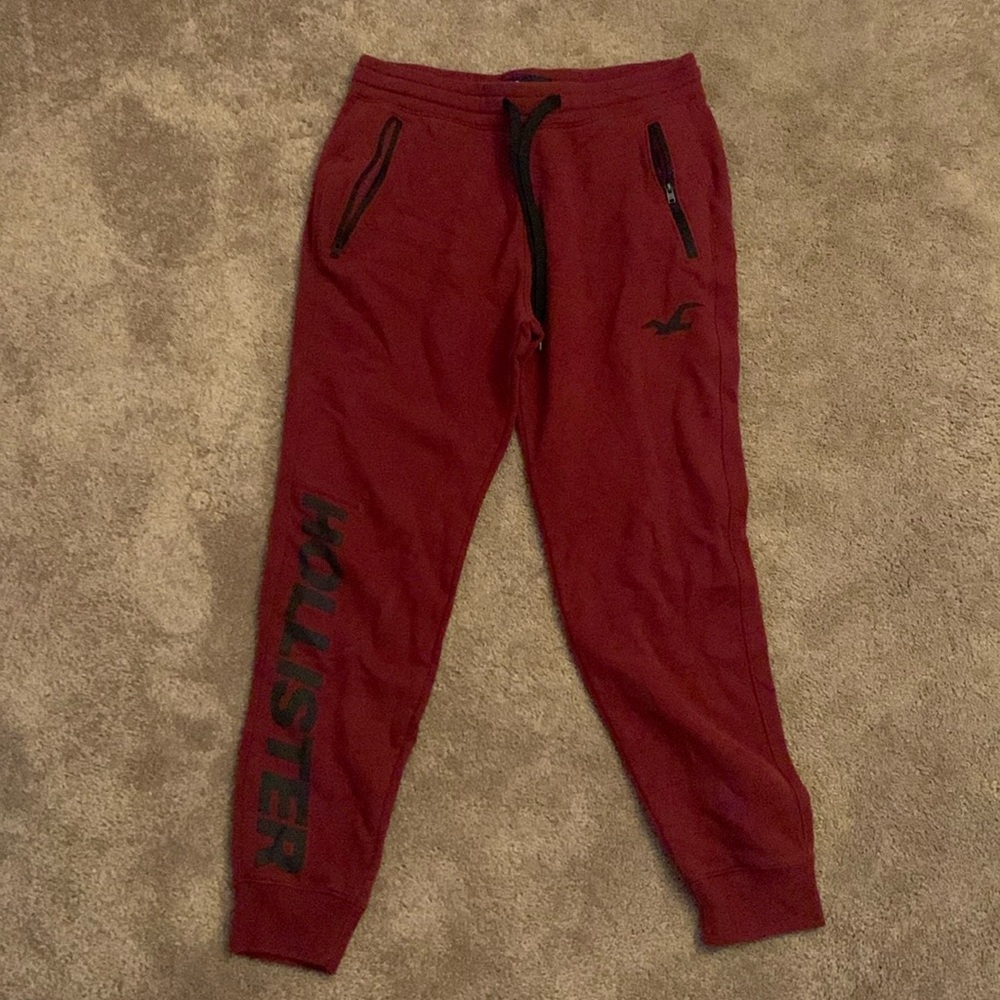 Hollister Men’s Size Medium Burgundy Joggers